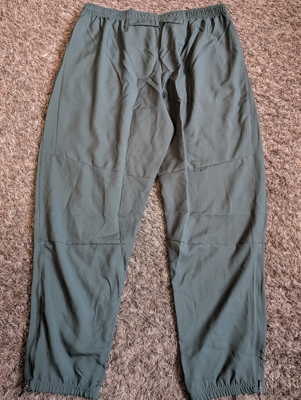 NWT Nike Dri-Fit Running Green Athletic Challenger 28